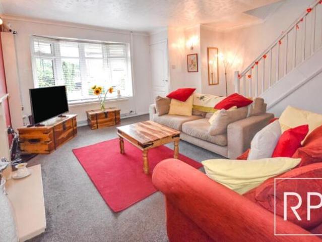 Farm for sale in Goldthorn Hill, Compton