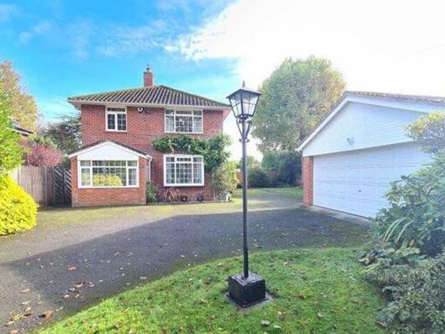 House for sale in Middlecroft, Hampshire