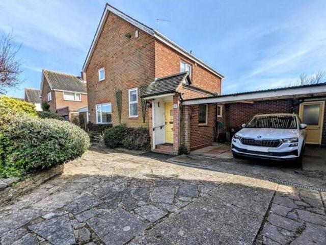 House for sale in Middlecroft, Hampshire