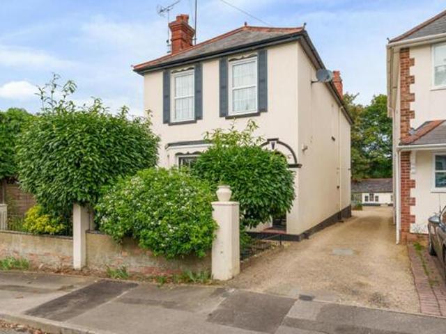 House for sale in Ascot