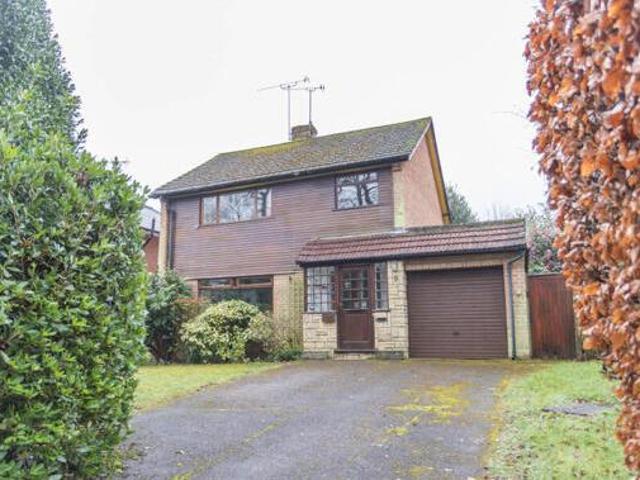 House for sale in Ascot