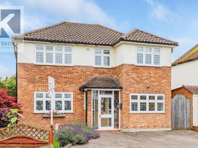 House for sale in Ashtead, Mole Valley