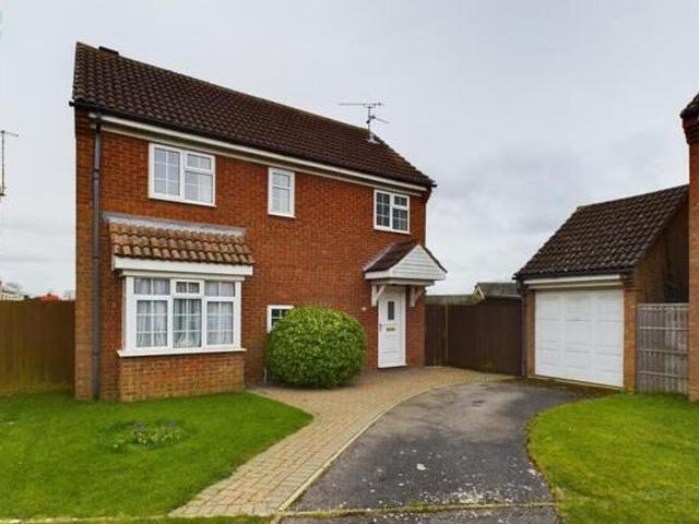 House for sale in Victoria Park, Aylesbury