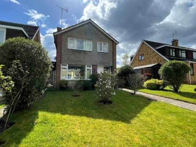 House for sale in Heol-las, Surrey