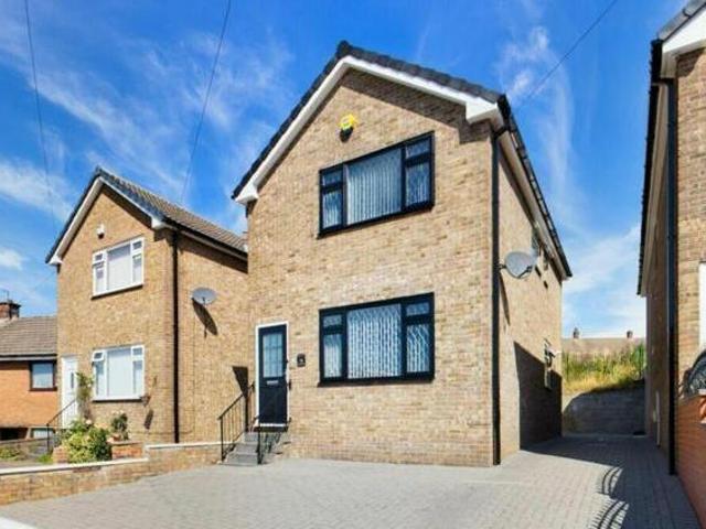 House for sale in Batley, West Yorkshire