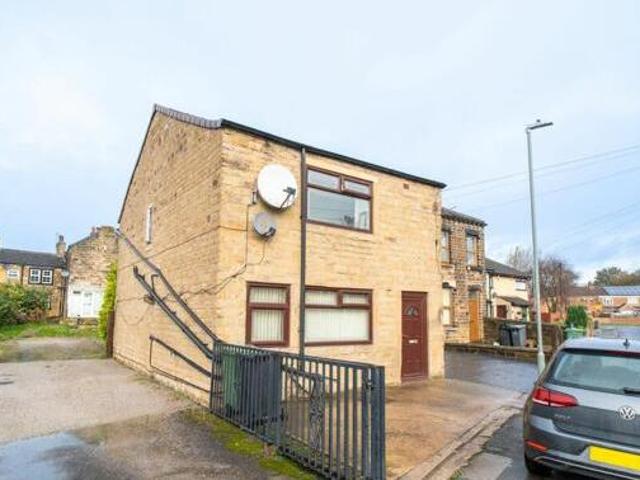 House for sale in Batley, West Yorkshire