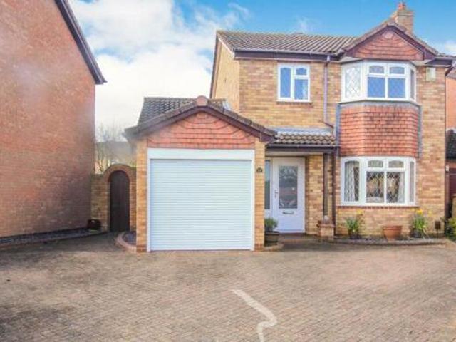 House for sale in Cawston, New Bilton
