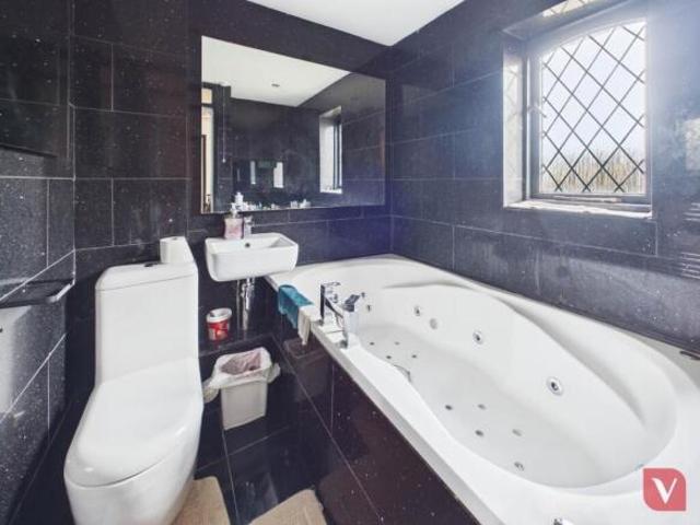 Farm for sale in Spring Park, Luton