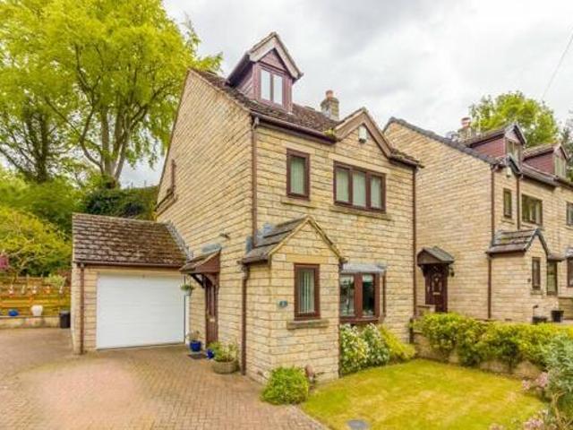 House for sale in Huddersfield, West Yorkshire