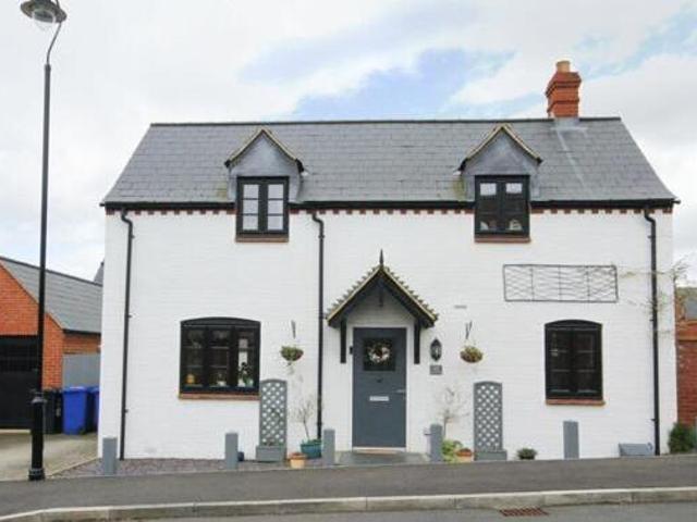 House for sale in Carpenter's Place, Brackley