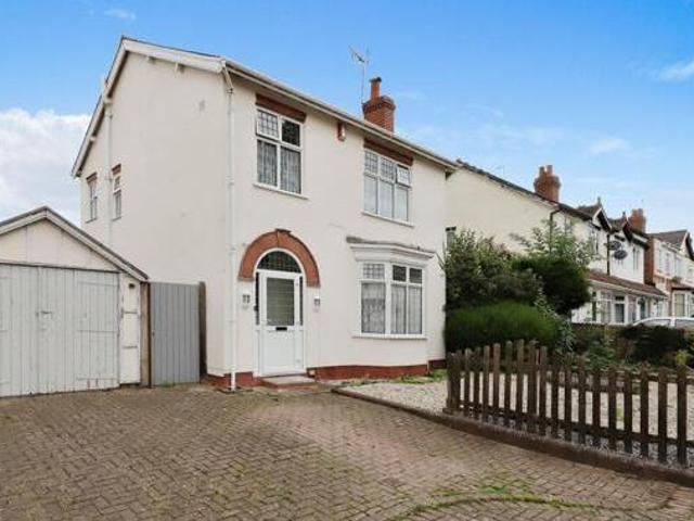 House for sale in Goldthorn Hill, Compton