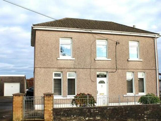 House for sale in Mid Glamorgan, Cymru / Wales