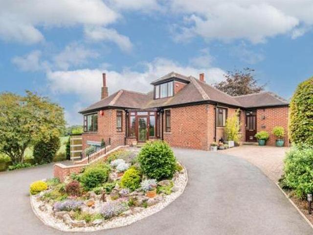 House for sale in Brighouse, West Yorkshire