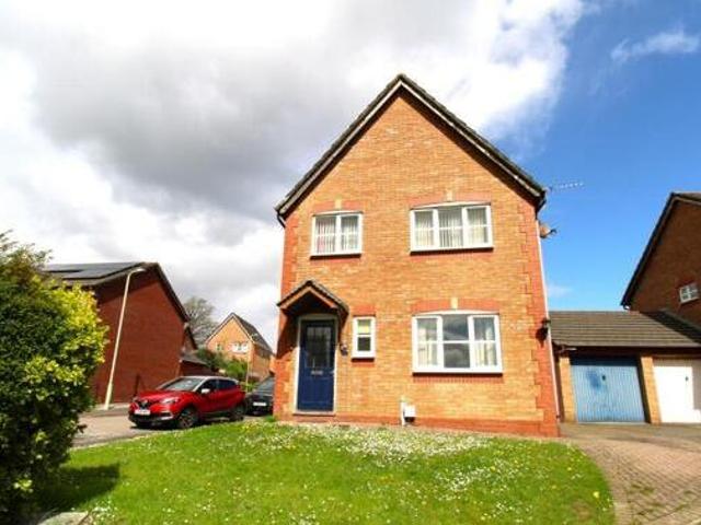 House for sale in Mid Glamorgan, Cymru / Wales