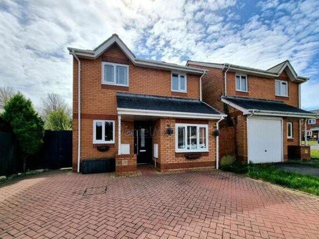 House for sale in Mid Glamorgan, Cymru / Wales