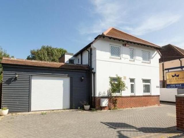 House for sale in Upton, Acol