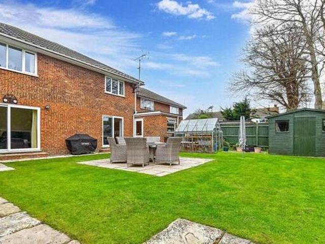 House for sale in Upton, Acol