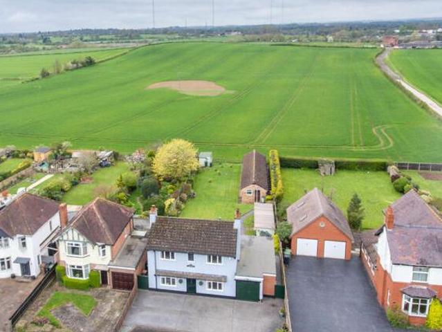 House for sale in Stoke Works, Bromsgrove