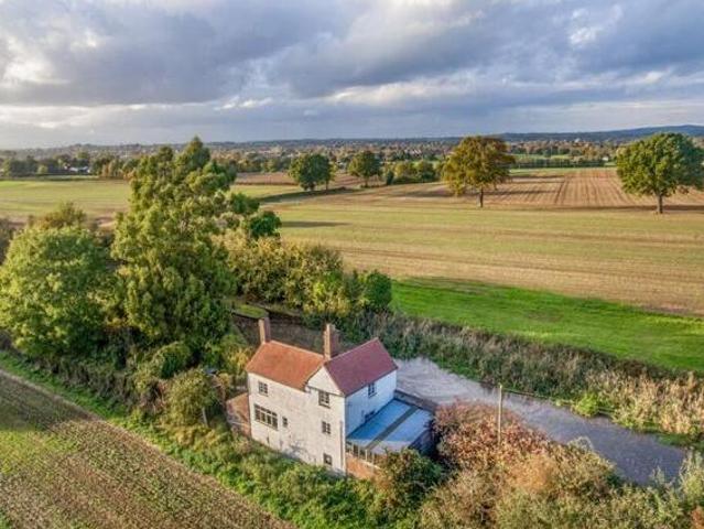 House for sale in Stoke Pound, Bromsgrove