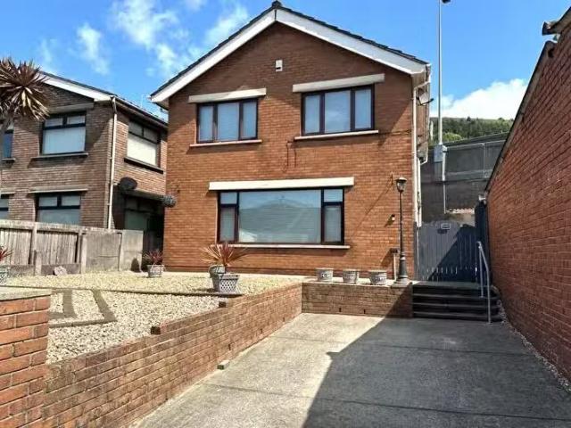 House for sale in Taibach