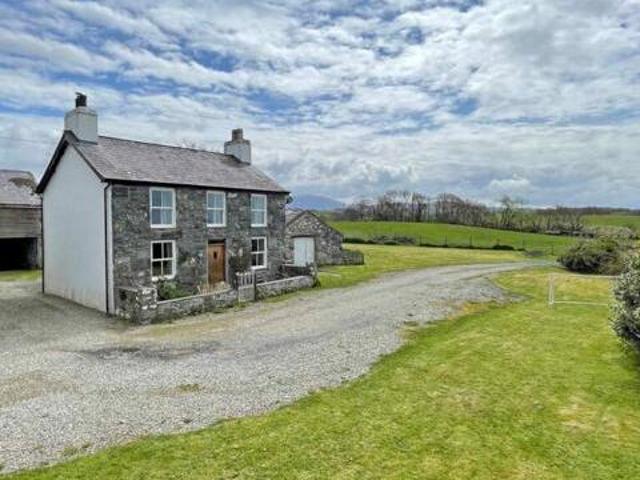 House for sale in Caernarfon, Wales