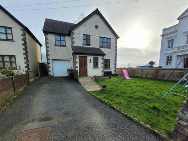 House for sale in Caernarfon, Wales