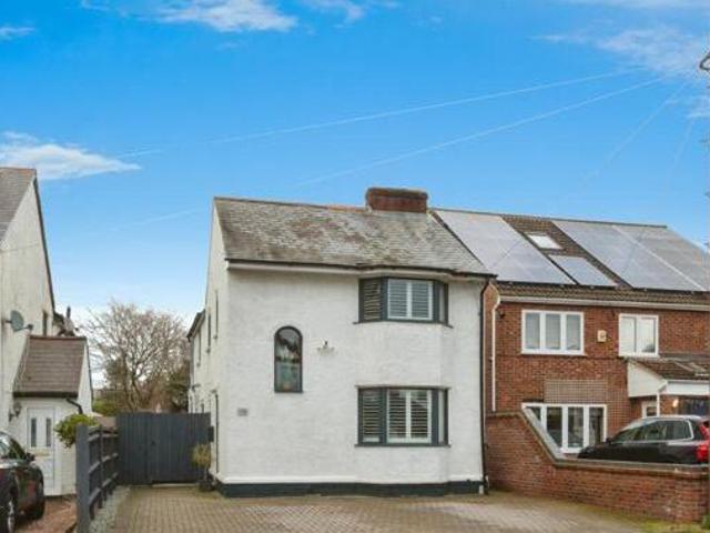 House for sale in Heol-las, Surrey