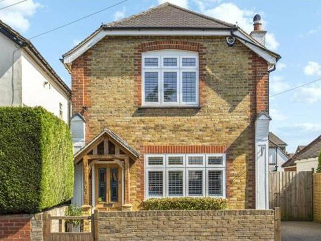 House for sale in Hillview, Surrey