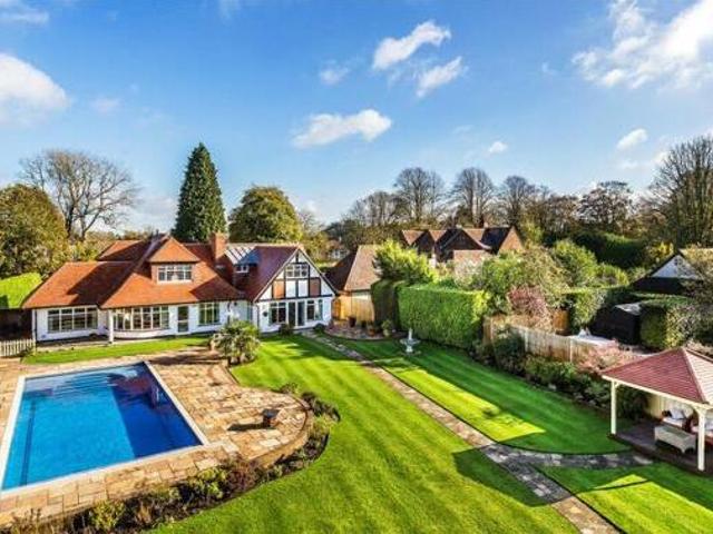 House for sale in Hillview, Surrey