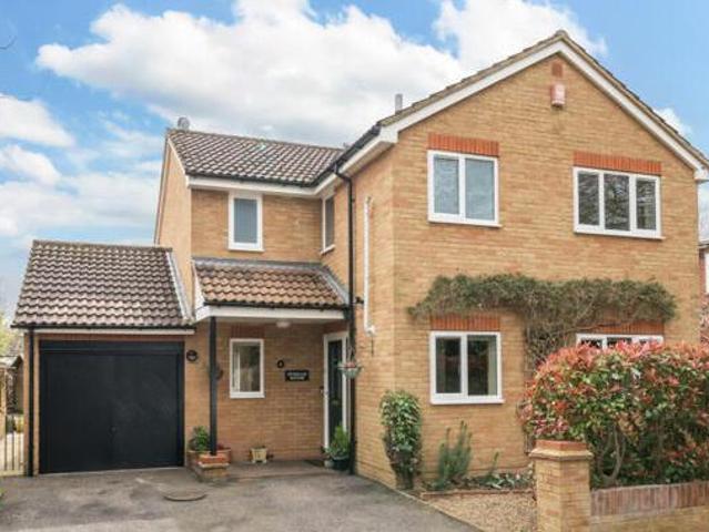 House for sale in Chertsey, Runnymede