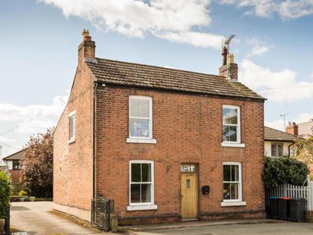 House for sale in Milton Green, Two Mills