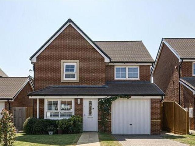 House for sale in Littlecote, West Sussex