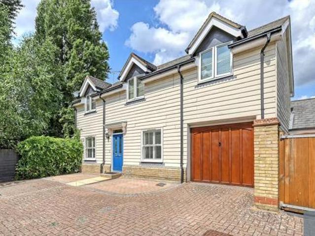 House for sale in Chigwell, Epping
