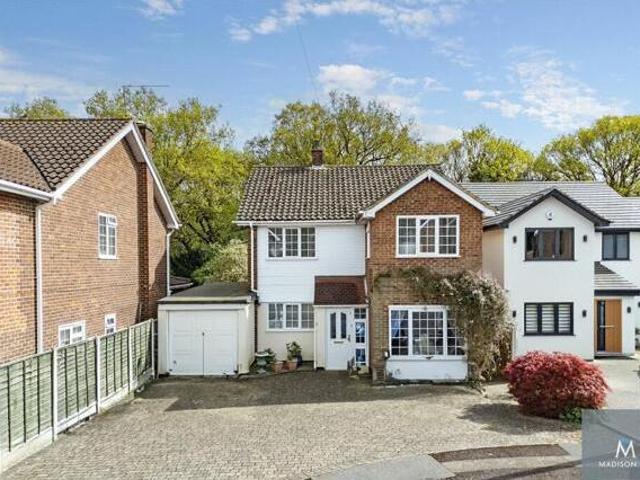 House for sale in Chigwell, Epping