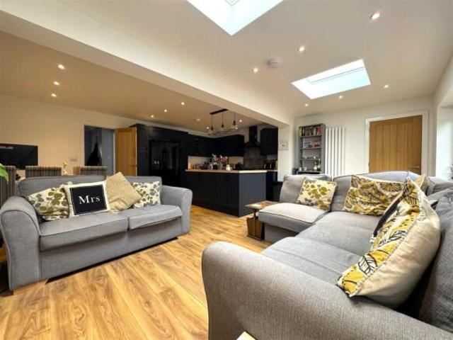 Farm for sale in Rodbourne, Swindon