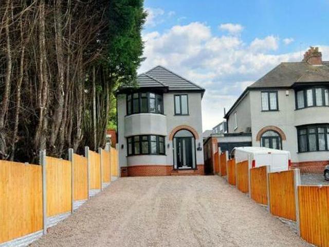 House for sale in Halesowen, West Midlands