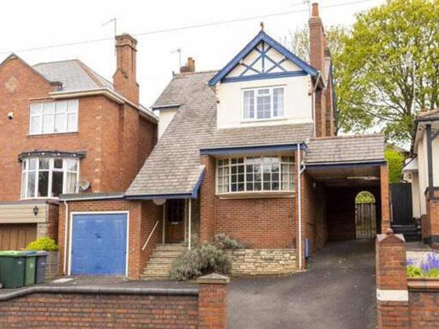 House for sale in Halesowen, West Midlands