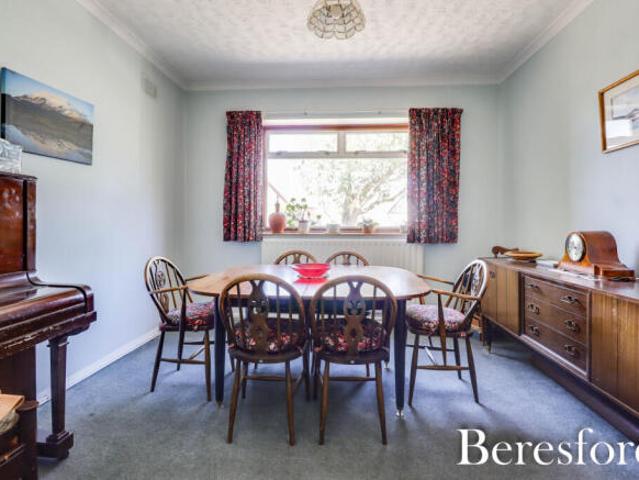 Farm for sale in Pilgrims' Hatch, Navestock Side