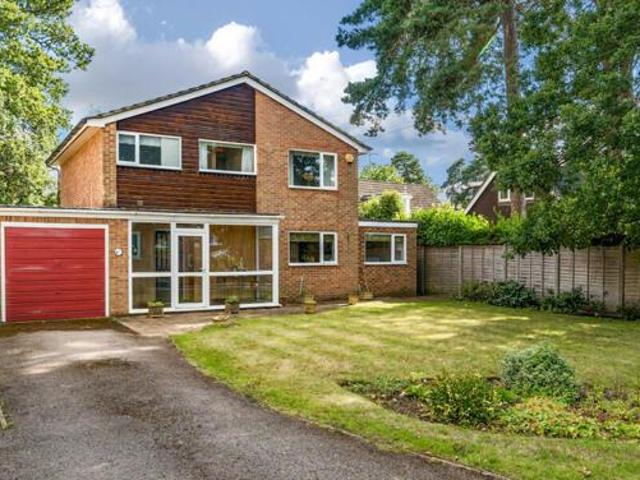 House for sale in Crowthorne, Bracknell Forest