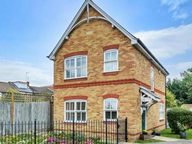 House for sale in Batchworth, Hertfordshire