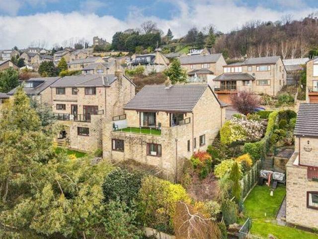 House for sale in Dewsbury, West Yorkshire