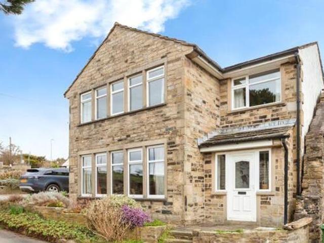 House for sale in Dewsbury, West Yorkshire