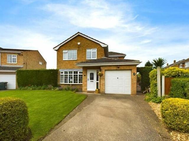 House for sale in Edenthorpe, South Yorkshire