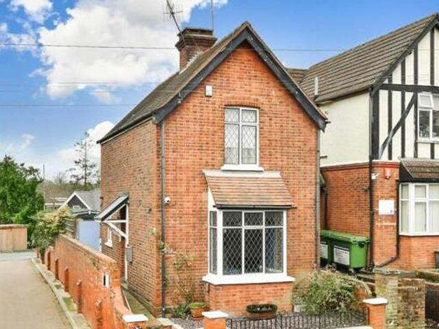 House for sale in Pachesham Park, Surrey