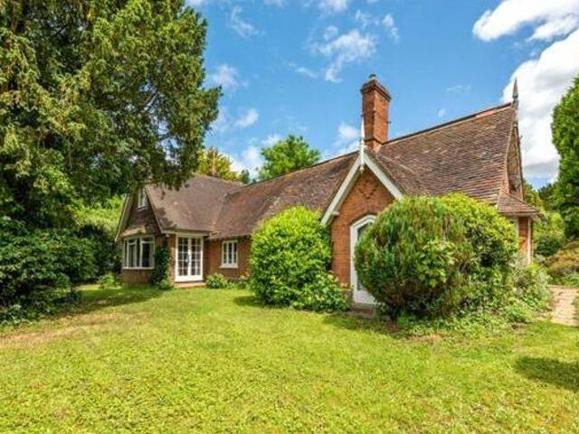 House for sale in Pachesham Park, Surrey