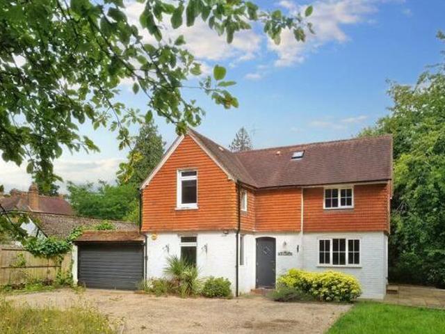 House for sale in Pachesham Park, Surrey