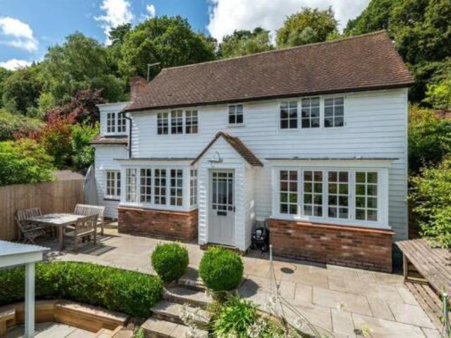 House for sale in Pachesham Park, Surrey