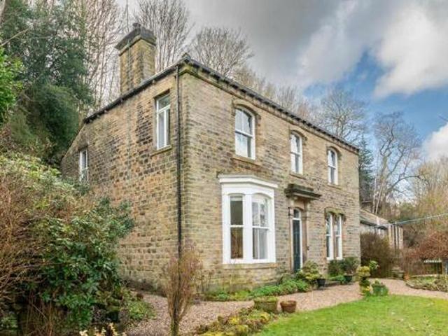 House for sale in Holmfirth, West Yorkshire