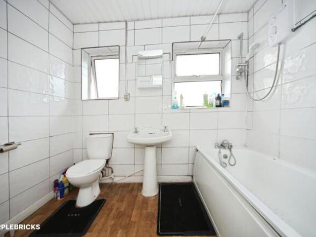 Farm for sale in Luton, England