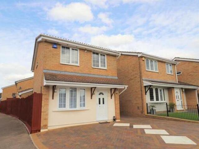 House for sale in Northampton, Northamptonshire